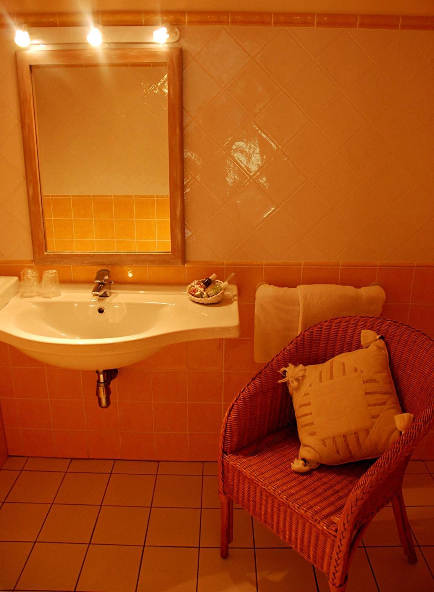 Hotel Les Mazets Des Roches Tarascon Værelse billede