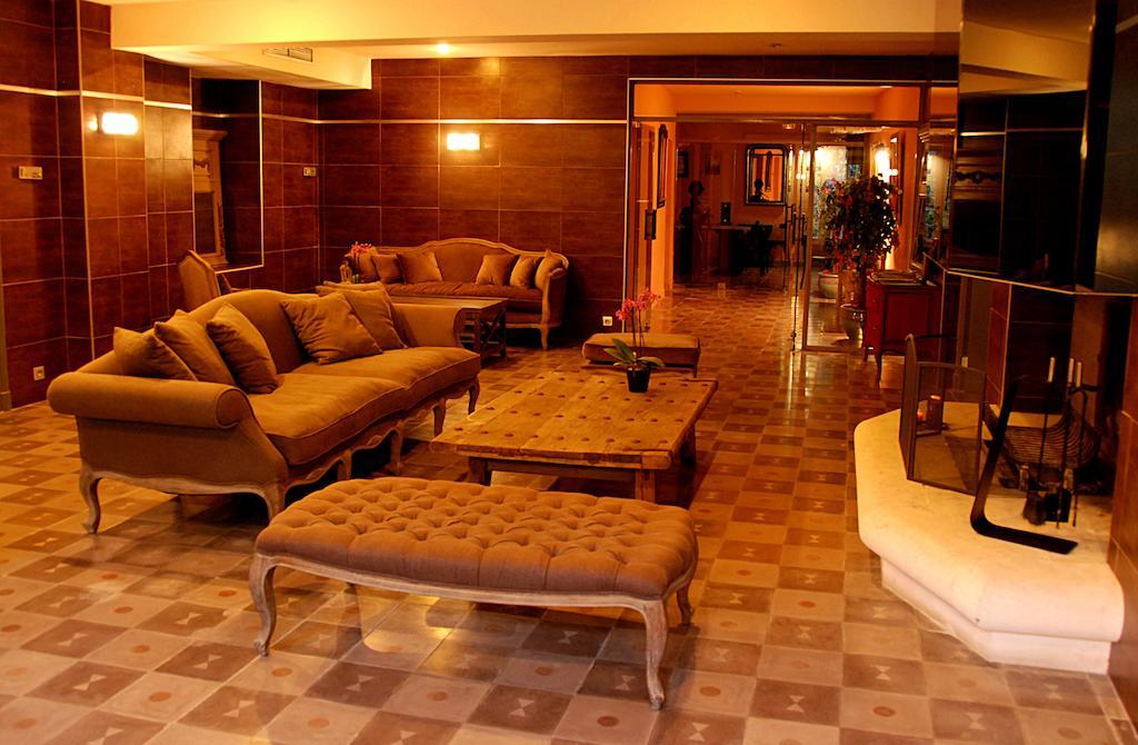Hotel Les Mazets Des Roches Tarascon Eksteriør billede