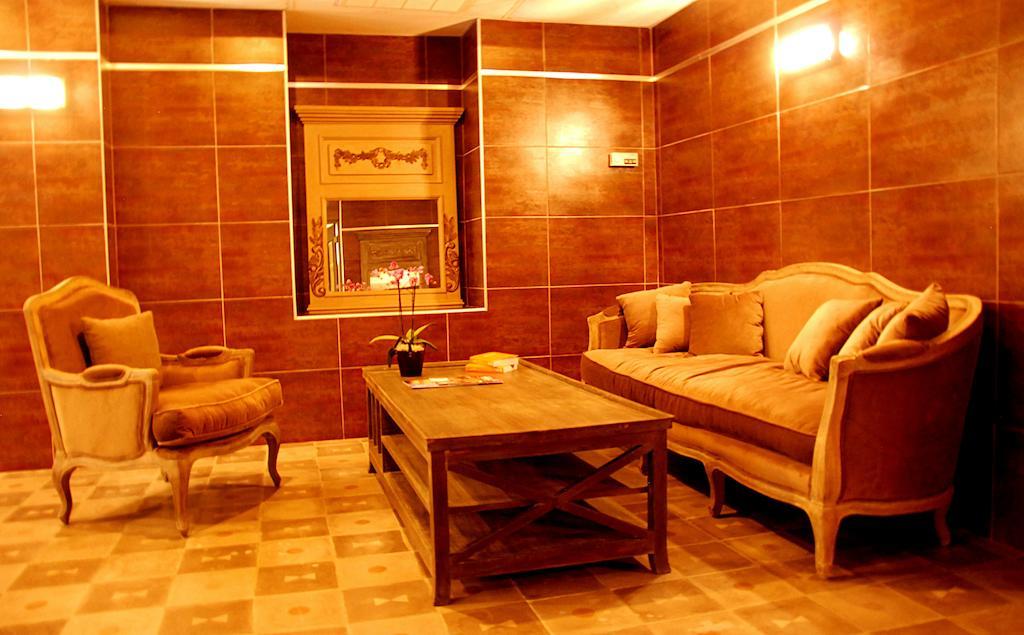 Hotel Les Mazets Des Roches Tarascon Eksteriør billede