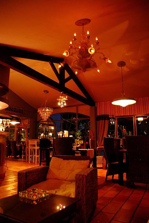 Hotel Les Mazets Des Roches Tarascon Eksteriør billede