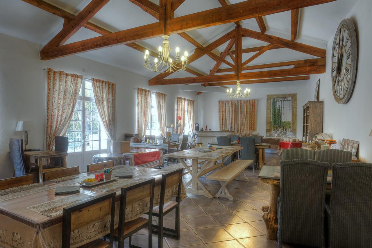 Hotel Les Mazets Des Roches Tarascon Eksteriør billede