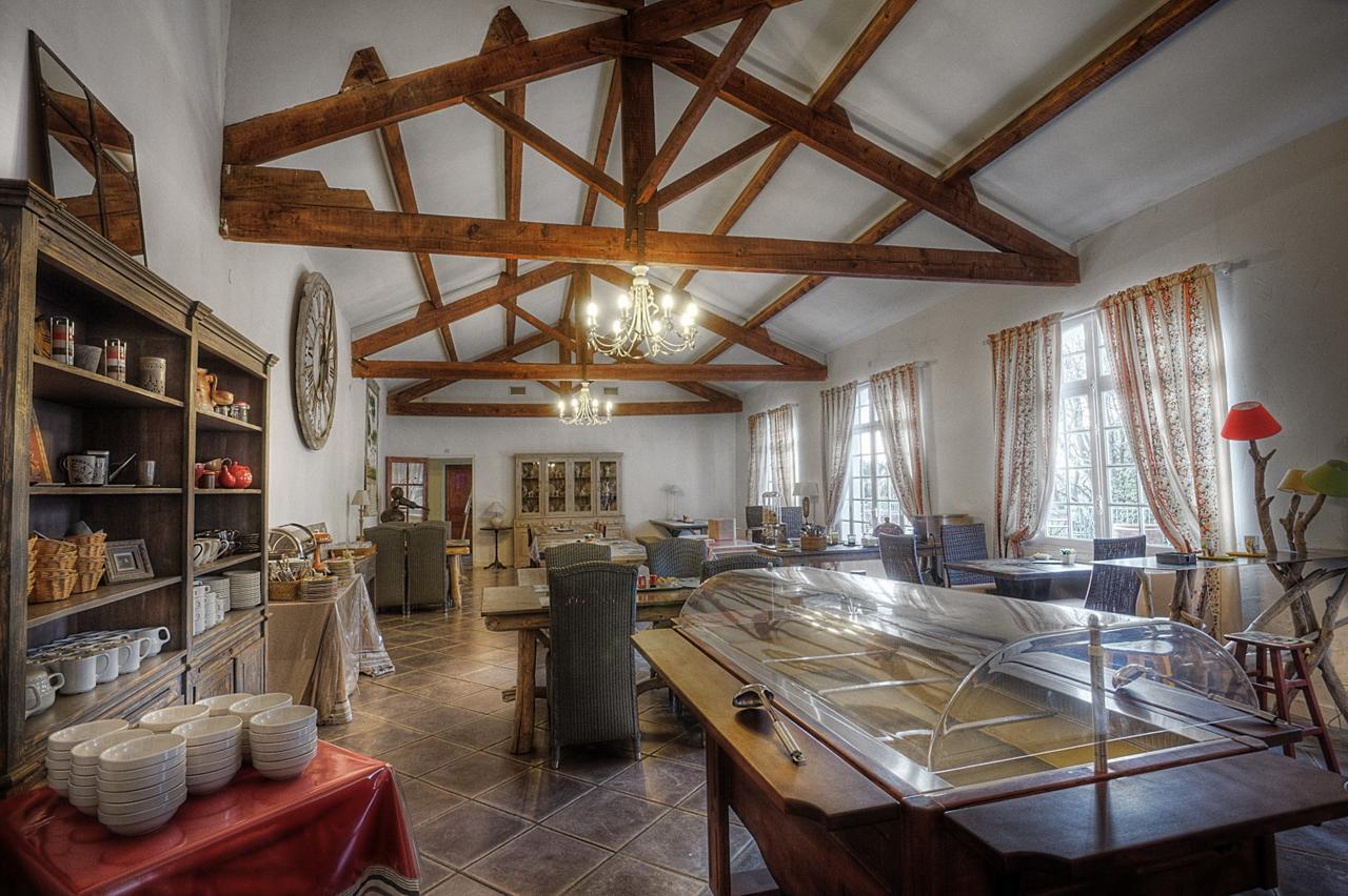 Hotel Les Mazets Des Roches Tarascon Eksteriør billede