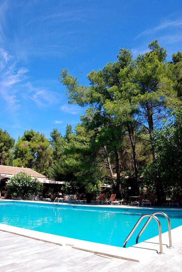 Hotel Les Mazets Des Roches Tarascon Eksteriør billede